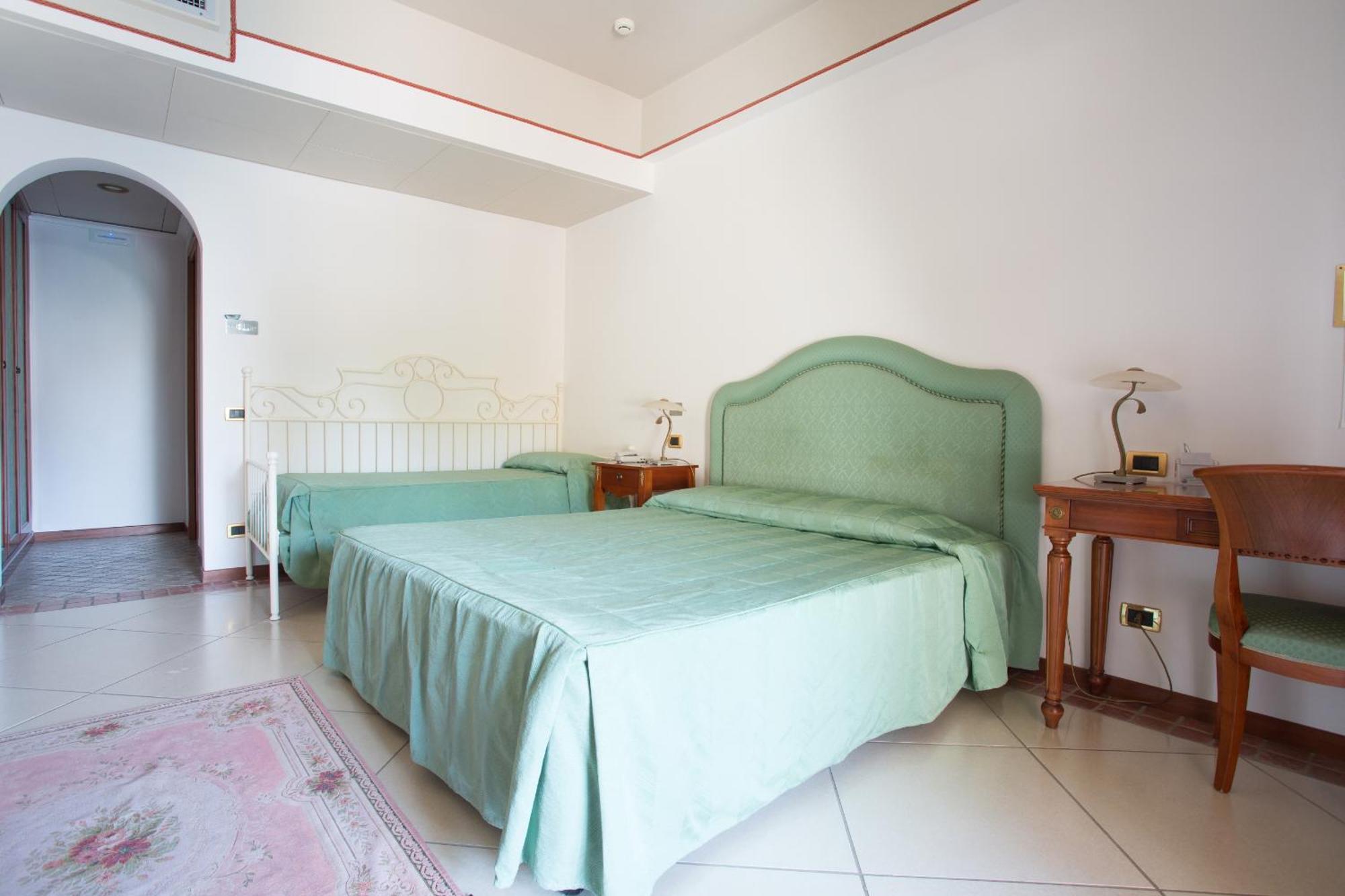 Hotel Tritone Lipari Kültér fotó
