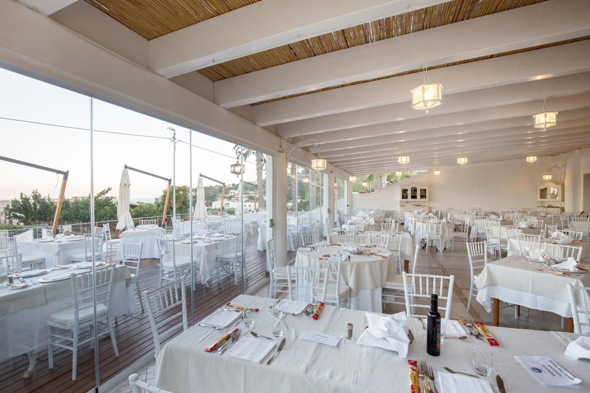 Hotel Tritone Lipari Kültér fotó