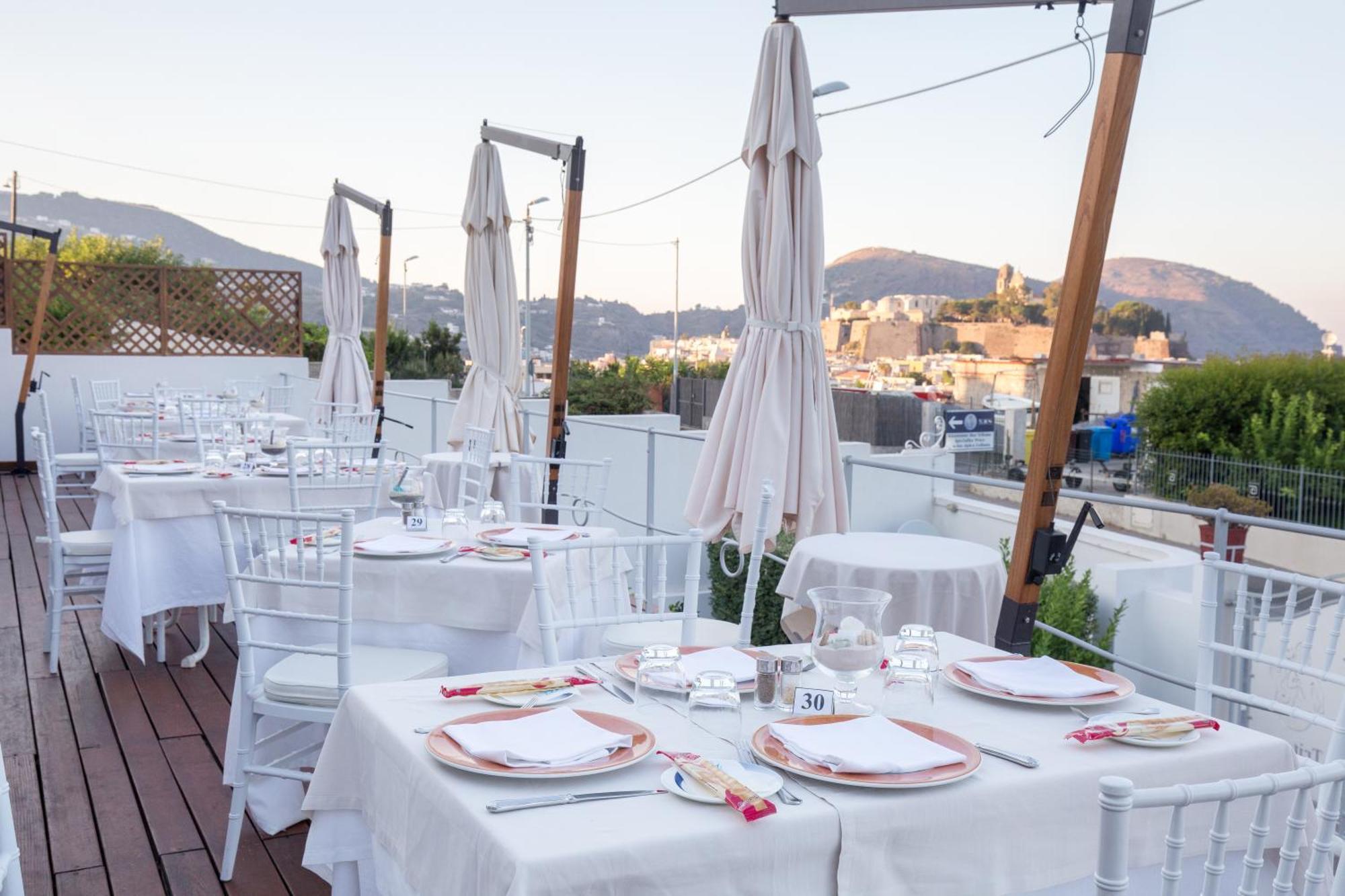 Hotel Tritone Lipari Kültér fotó